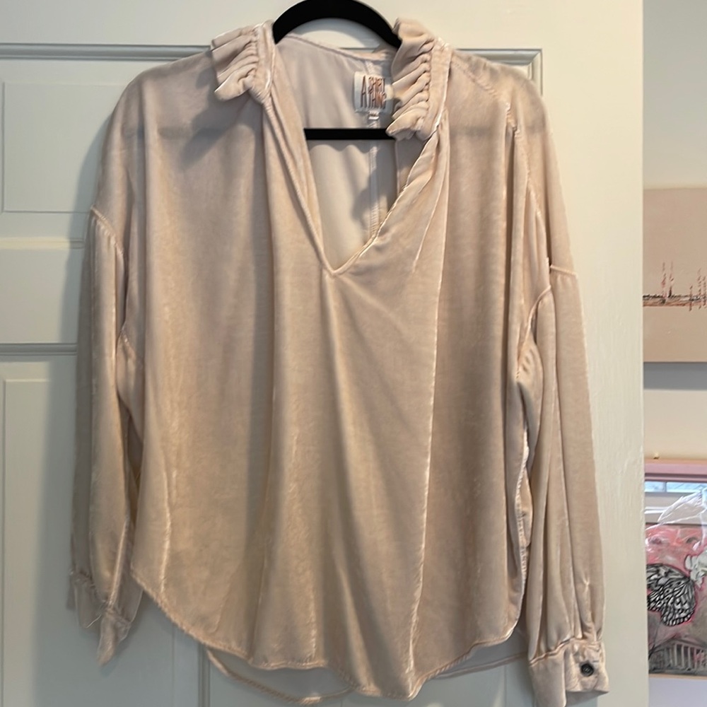 It’s a shirt thing size medium.